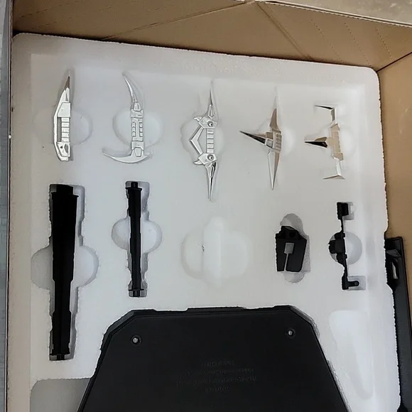 Voltron 30th Anniversary Collector's Set - Picture 10 of 10